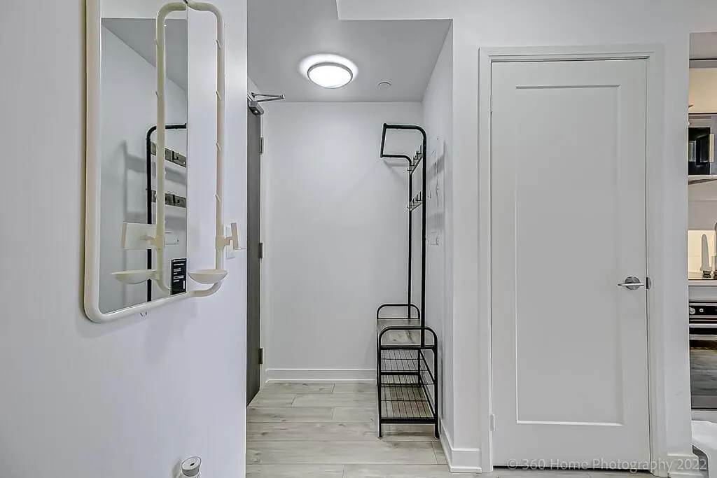 Minto - Modern Suite In King West Neighborhood Toronto Apartment