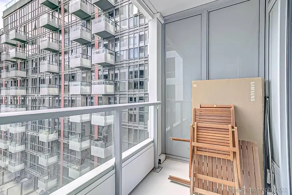 Minto - Modern Suite In King West Neighborhood Toronto Apartment