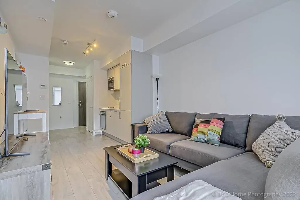 Minto - Modern Suite In King West Neighborhood Toronto Canada