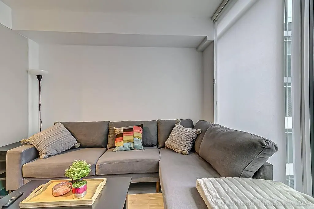 Minto - Modern Suite In King West Neighborhood Toronto